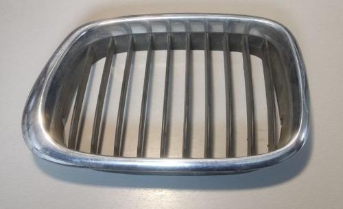 Решетка радиатора BMW E39 L (б/у)