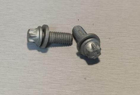 Болт М6x15 с шайбой Torx